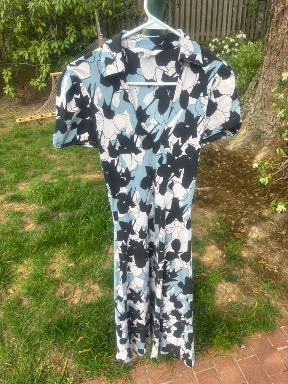 Diane Von Furstenberg Black Blue White Abstract Floral Dress